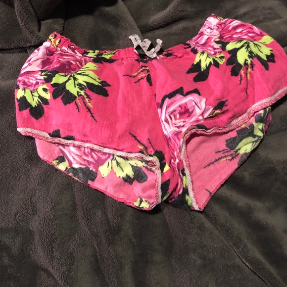 Betsey Johnson shorts - Picture 1 of 1